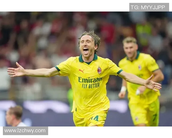 以镜头回顾莫德里奇赛场动情一幕全场掌声见证传奇泪目瞬间 以镜头回顾莫德里奇赛场动情一幕全场掌声见证传奇泪目瞬间