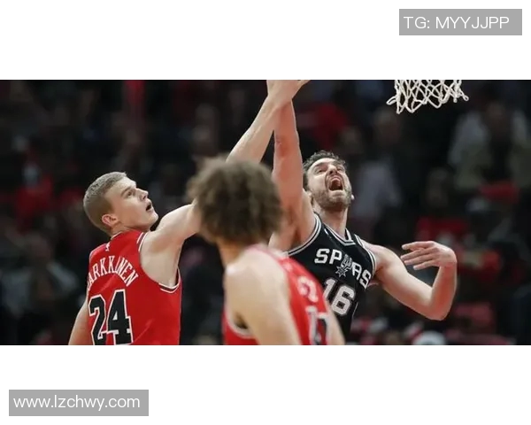 武磊与教练发生激烈争执冲突升级 双方矛盾引发广泛关注