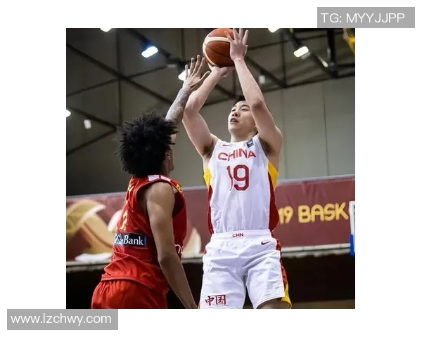 CBA球队战术创新引领潮流 新兴球员崭露头角推动联赛发展